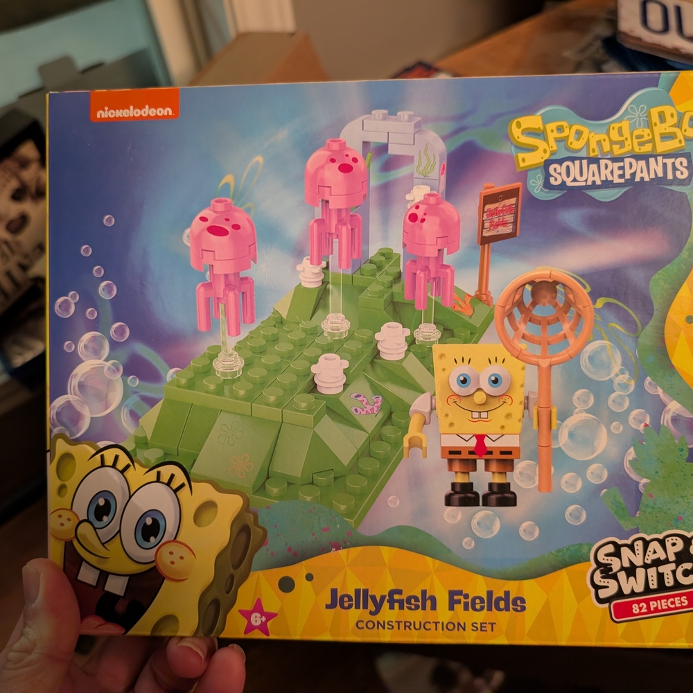 Nickelodeon SpongeBob SquarePants Jellyfish Fields Kids Toy 83 Pieces